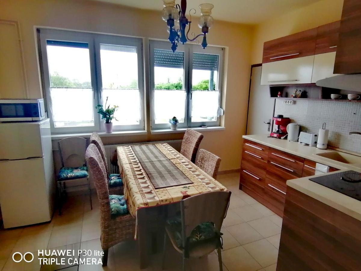 Zoeld Beka Hoforras Apartman Hajduszoboszlo Ngoại thất bức ảnh